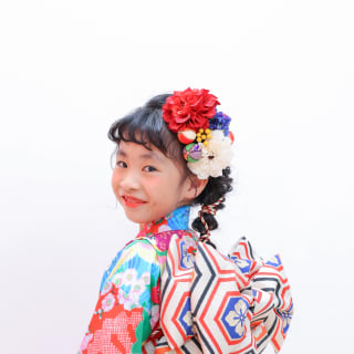 七五三　７歳女の子　可愛い　カラフル　キッズフォトスタジオ　ハピスタ