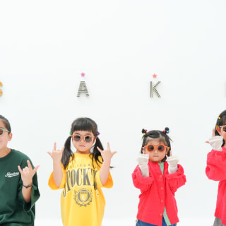 いとこ　4人撮影　私服フォト　白ホリ　ハピスタ　HAPISTA