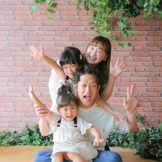 ファミリー　家族写真　姉妹フォト　フォトスタジオ　ハピスタ