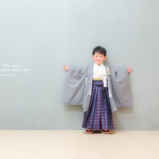 七五三　5歳男の子　記念写真　カラフル　キッズフォトスタジオ　ハピスタ
