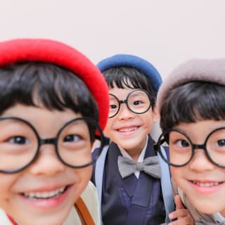 兄弟フォト　記念写真　カラフル　キッズフォトスタジオ　ハピスタ