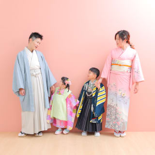 3歳女の子 5歳男の子　兄弟　753 七五三 家族写真