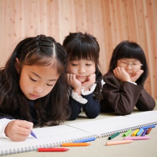 入学　制服　女の子　