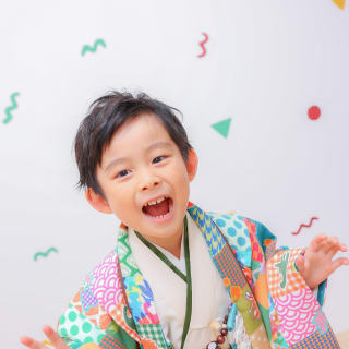 七五三　男の子　可愛い　カラフル　キッズフォトスタジオ　ハピスタ