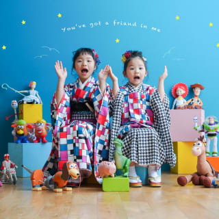 七五三　姉妹撮影　3歳女の子　7歳女の子　トイストーリー　キッズフォトスタジオ　ハピスタ