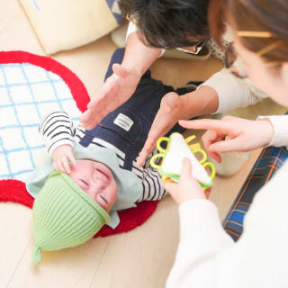 家族写真　泣き顔　おもちゃ