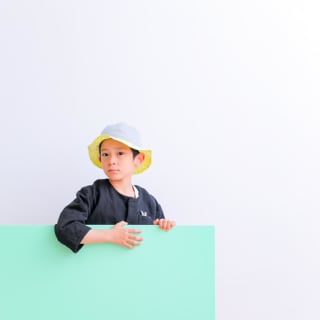 男の子　記念撮影　カラフル　可愛い　キッズフォトスタジオ　ハピスタ