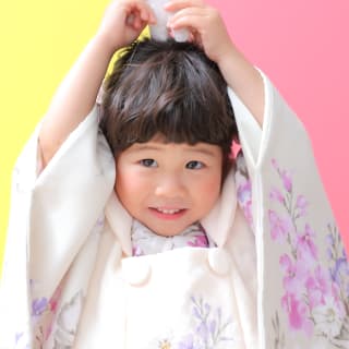 七五三　3歳女の子　可愛い　カラフル　キッズフォトスタジオ　ハピスタ