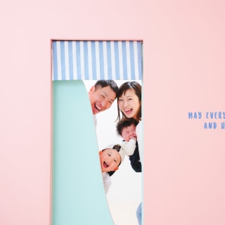 ファミリー　家族写真　カラフル　フォトスタジオ　ハピスタ