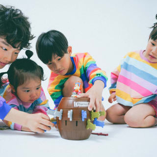 誕生日　誕生日撮影　バースデー　バースデーフォト　バースデー撮影　私服撮影　キッズフォトスタジオ　大阪フォトスタジオ　フォトスタジオ　堺市フォトスタジオ　持ち込み小物　おもちゃ持ち込み　4兄弟