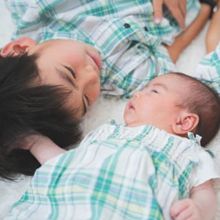 ベビー　ハーフバースデー　ベビーフォト　キッズフォトスタジオ　赤ちゃん　バースデーフォト　大阪フォトスタジオ　堺市フォトスタジオ　3兄弟　兄弟撮影　私服撮影