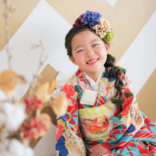 七五三　７歳女の子　可愛い　カラフル　キッズフォトスタジオ　ハピスタ