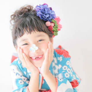 七五三　７歳女の子　可愛い　カラフル　キッズフォトスタジオ　ハピスタ