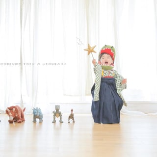 七五三　記念写真　男の子　恐竜　キッズフォトハウス　HAPISTA
