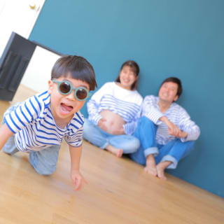 家族写真　マタニティフォト　リンクコーデ　サングラス