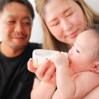 お宮参り　100日　ミルク　家族写真
