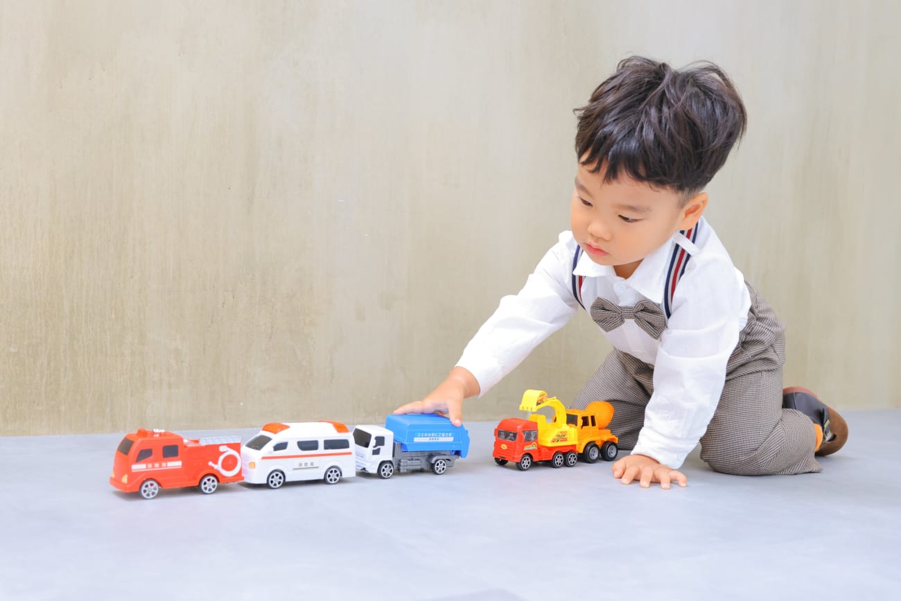 車のおもちゃと🚒🚑