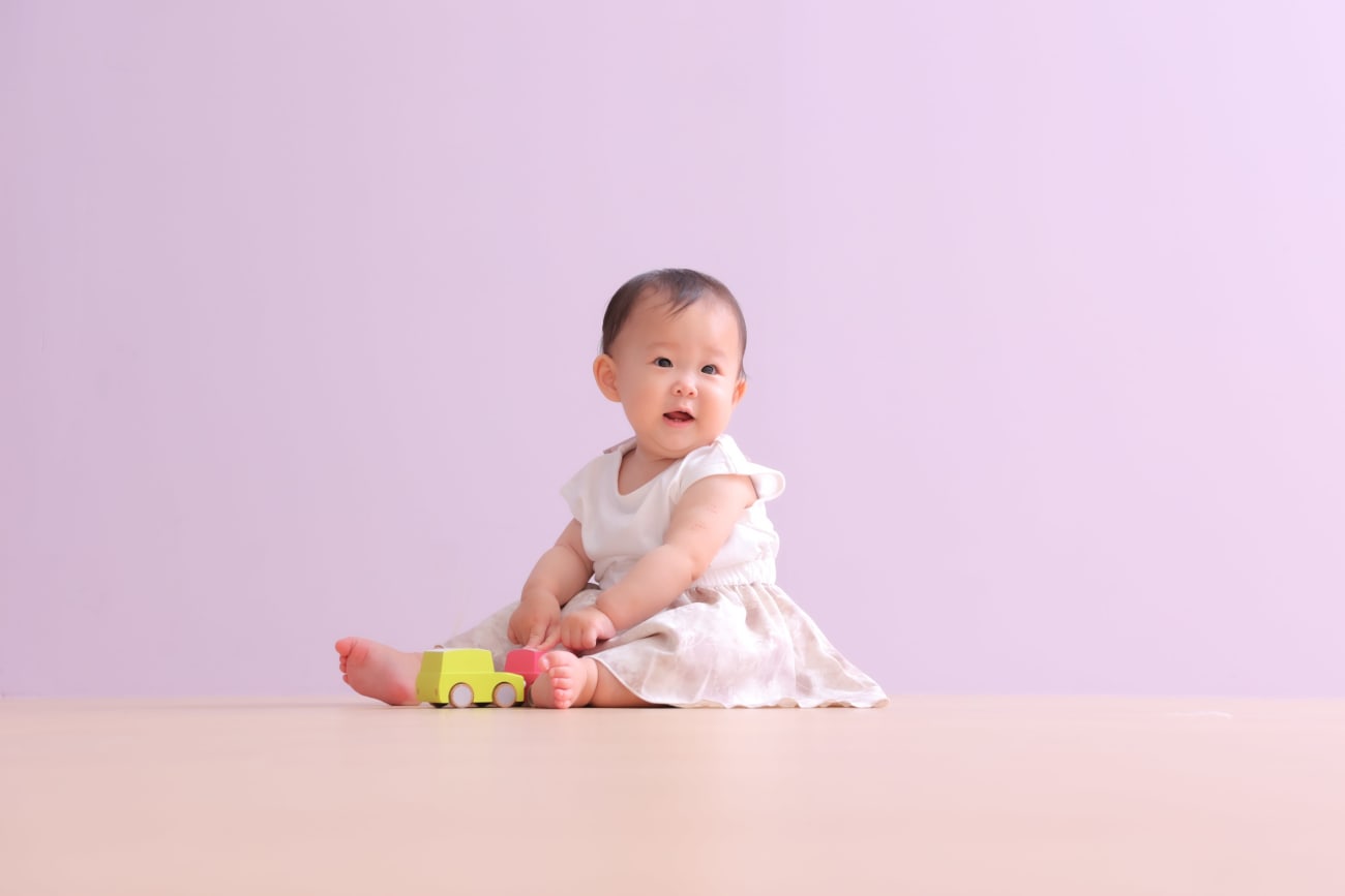 スタジオにあるKikoのオモチャに夢中♪