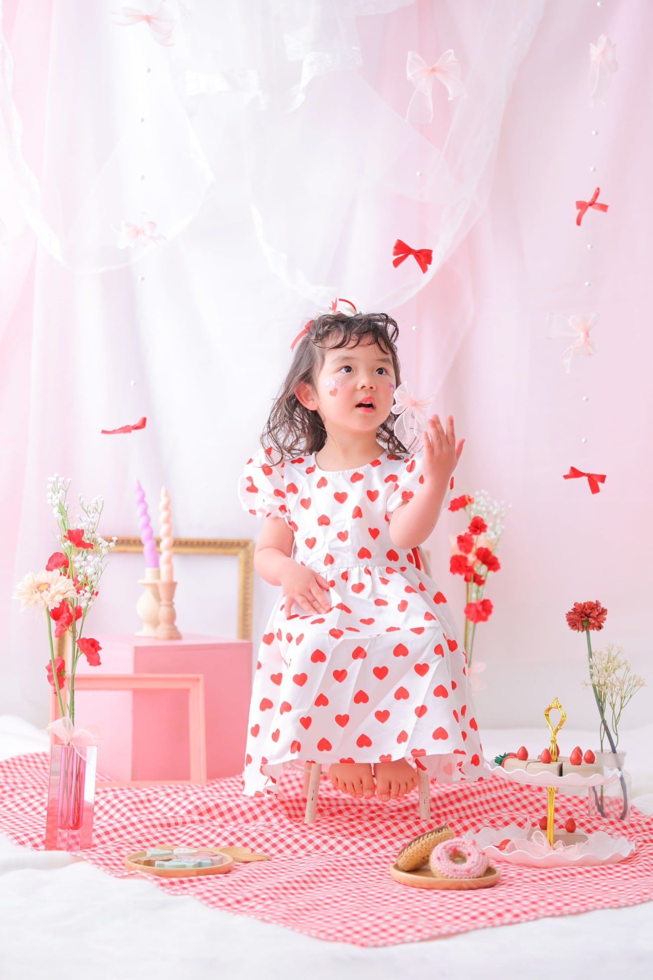 ハートのワンピースがとっても可愛い3才女の子👧❣️