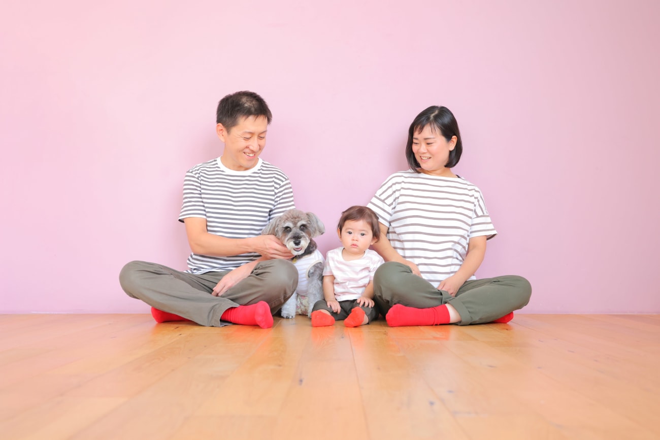 お揃いコーデで家族写真♡