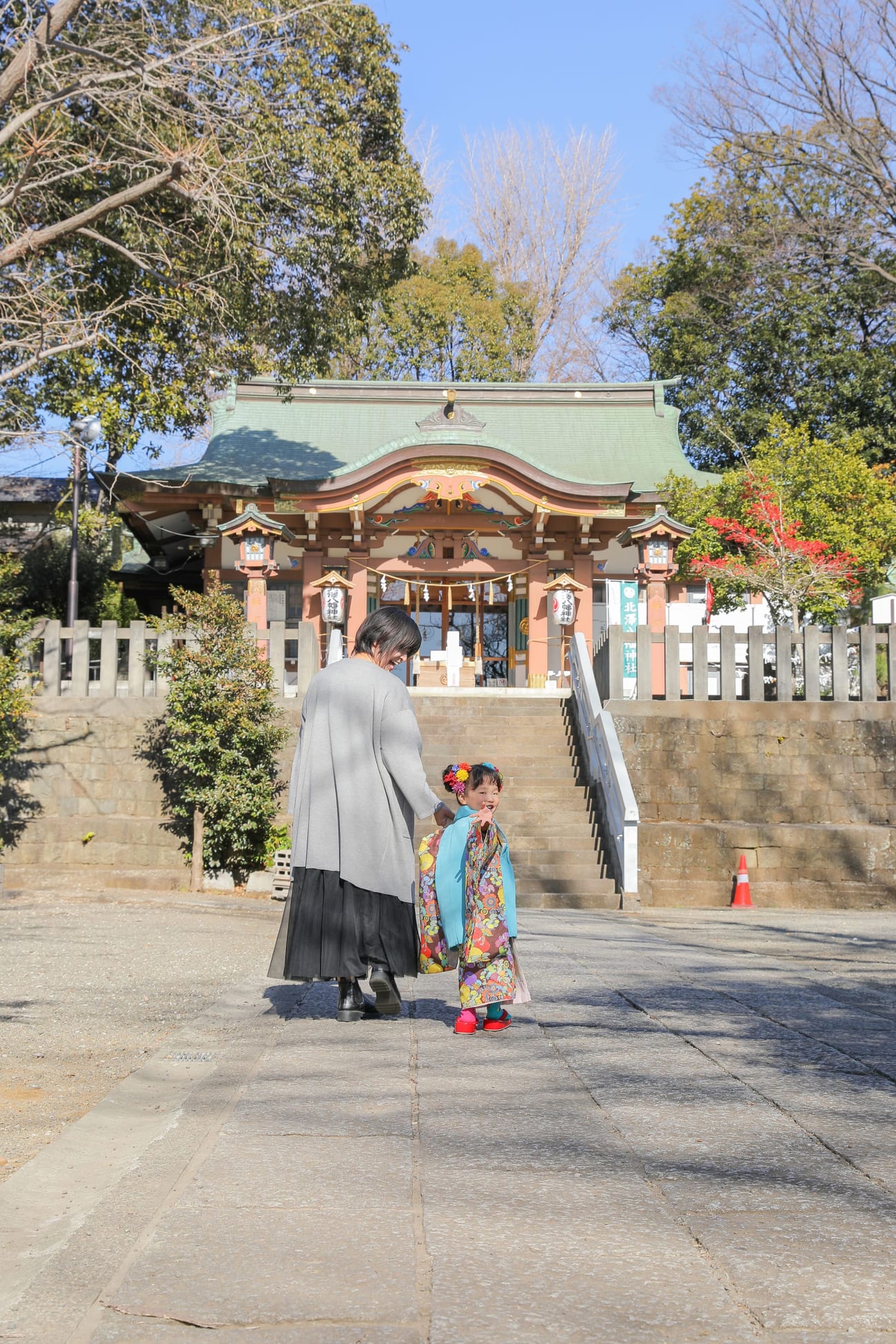 拝殿までれっつご〜っ！！