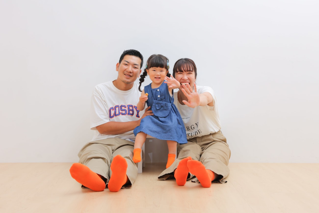 3人お揃いのオレンジ靴下！！🧡