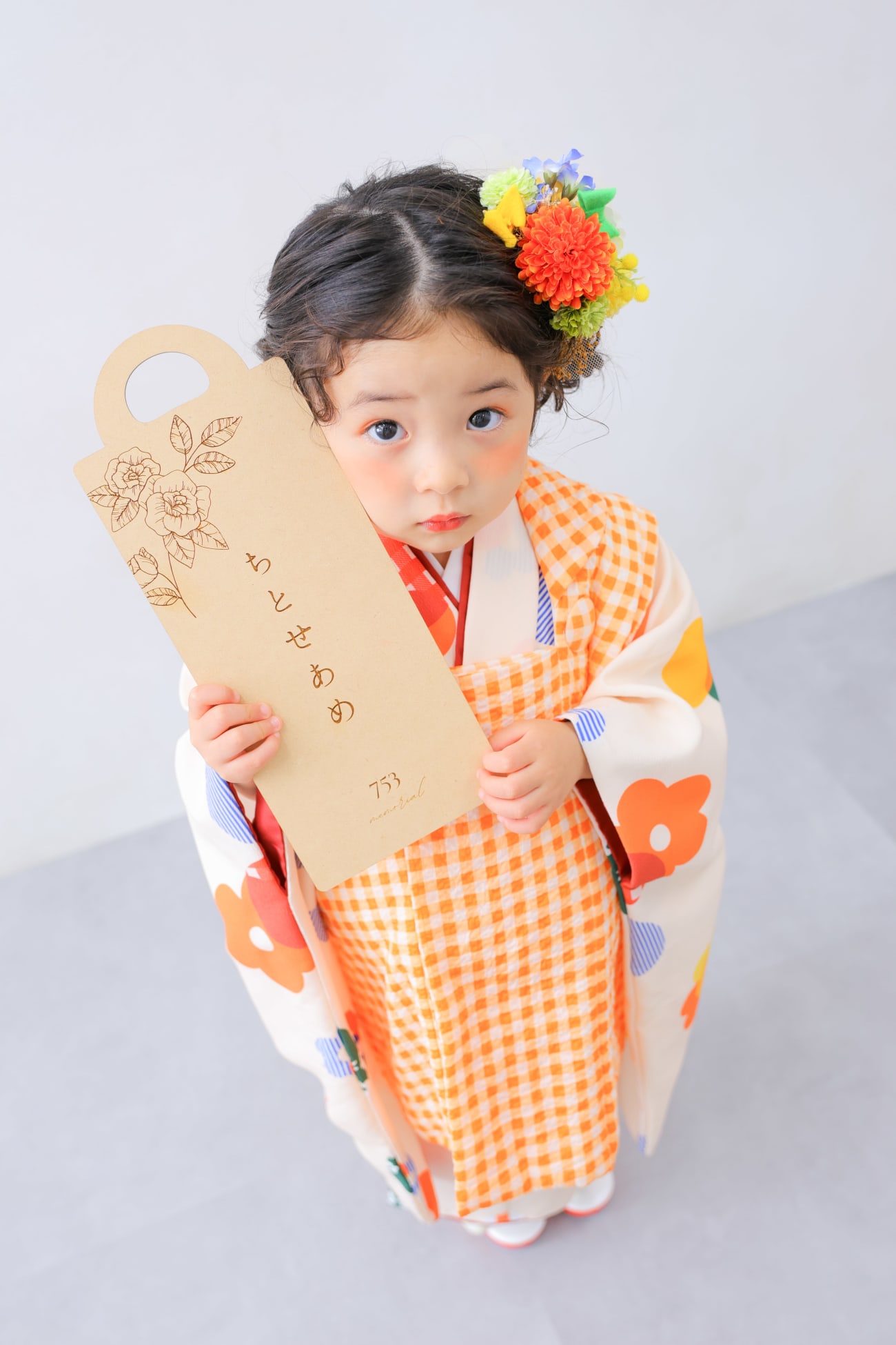 千歳飴を持ってパシャっと🌼🧡