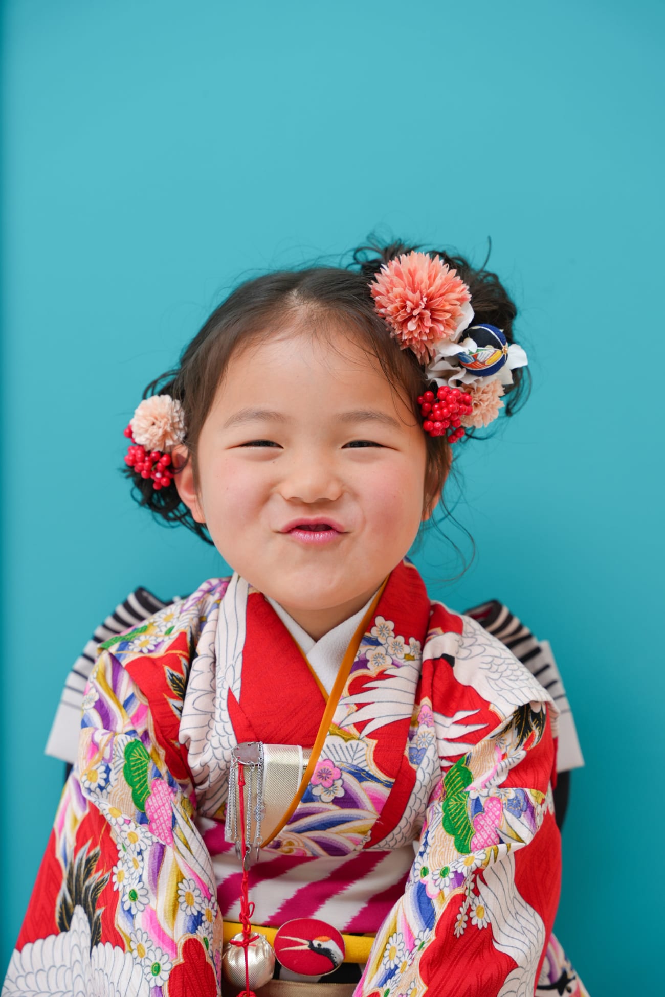 最後はカラフルな背景で色んな表情😚😁😆🤗