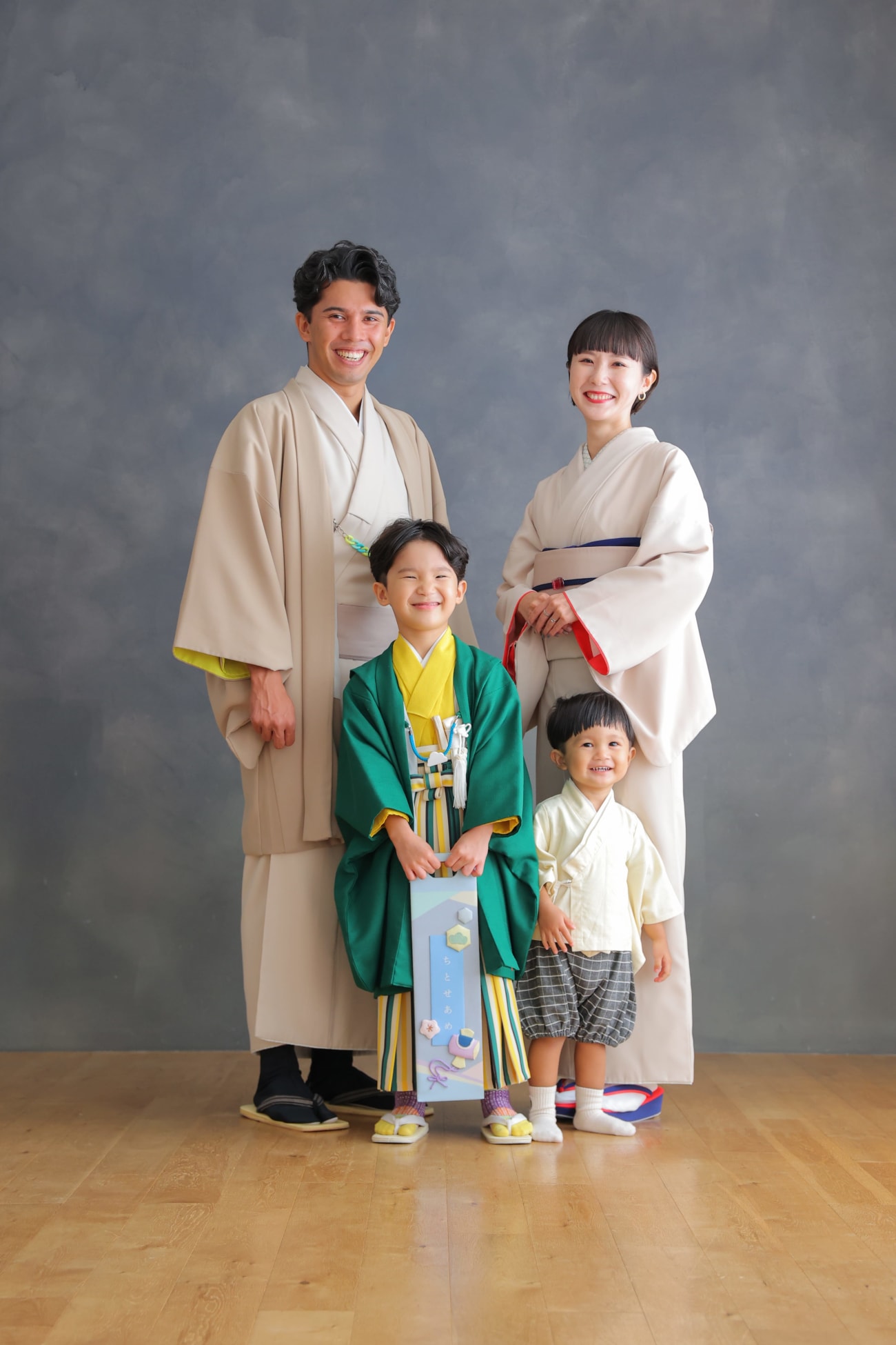 パパとママもお揃いのお着物で👘