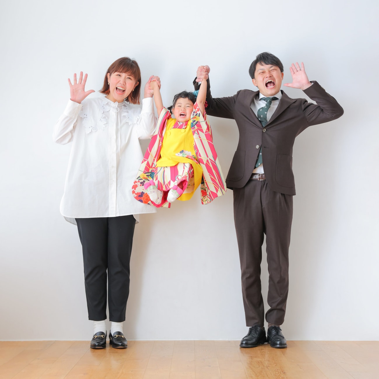 カメラマンとヘアメイク、パパとママみーんな全力で☆！