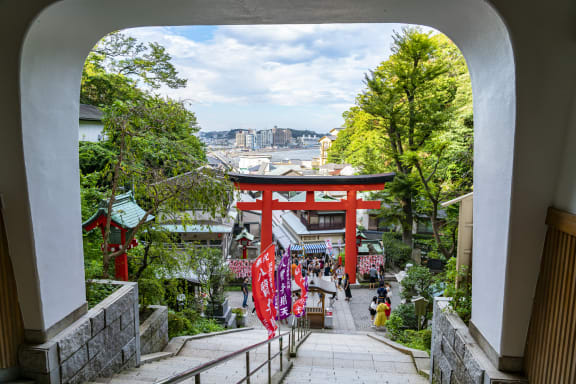 カップル必見 江ノ島のドライブコースと人気観光スポットをご紹介 旅先で特別な結婚写真が残せるフォトジェニックジャーニー By