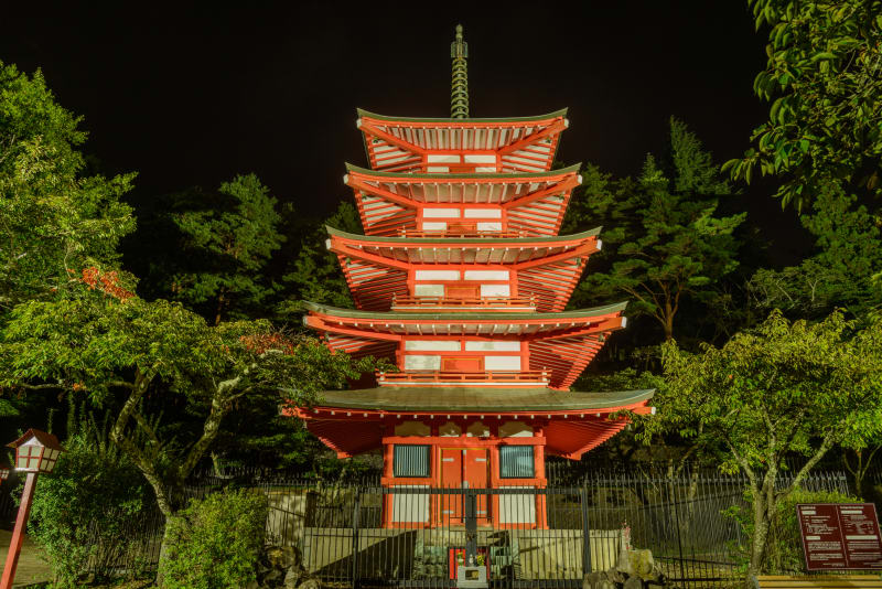 21年版 富士山 紅葉を楽しむ名所10選 見頃時期もご紹介 旅先で特別な結婚写真が残せるフォトジェニックジャーニー By