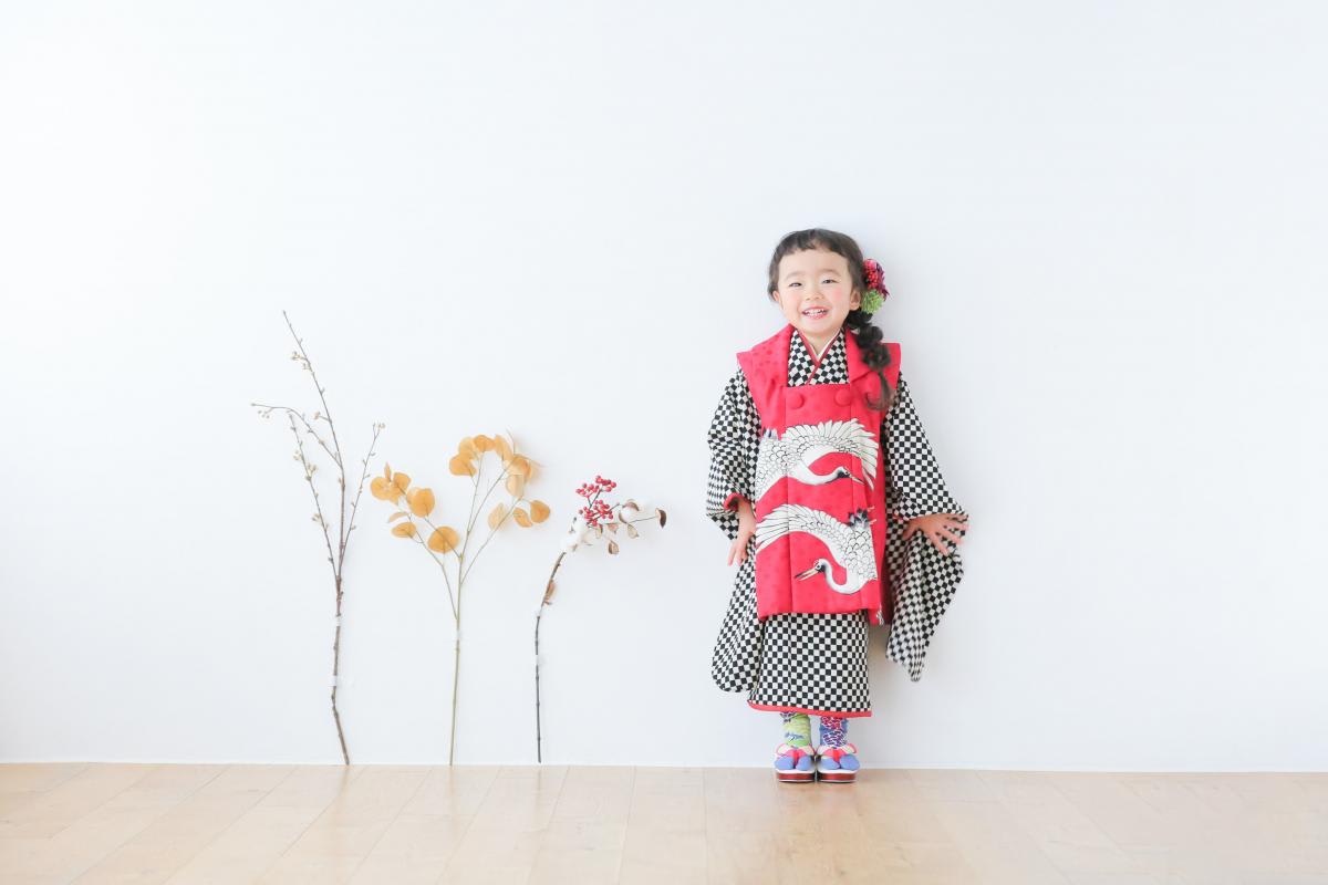 七五三　記念写真　女の子　お花　キッズフォトハウス　HAPISTA