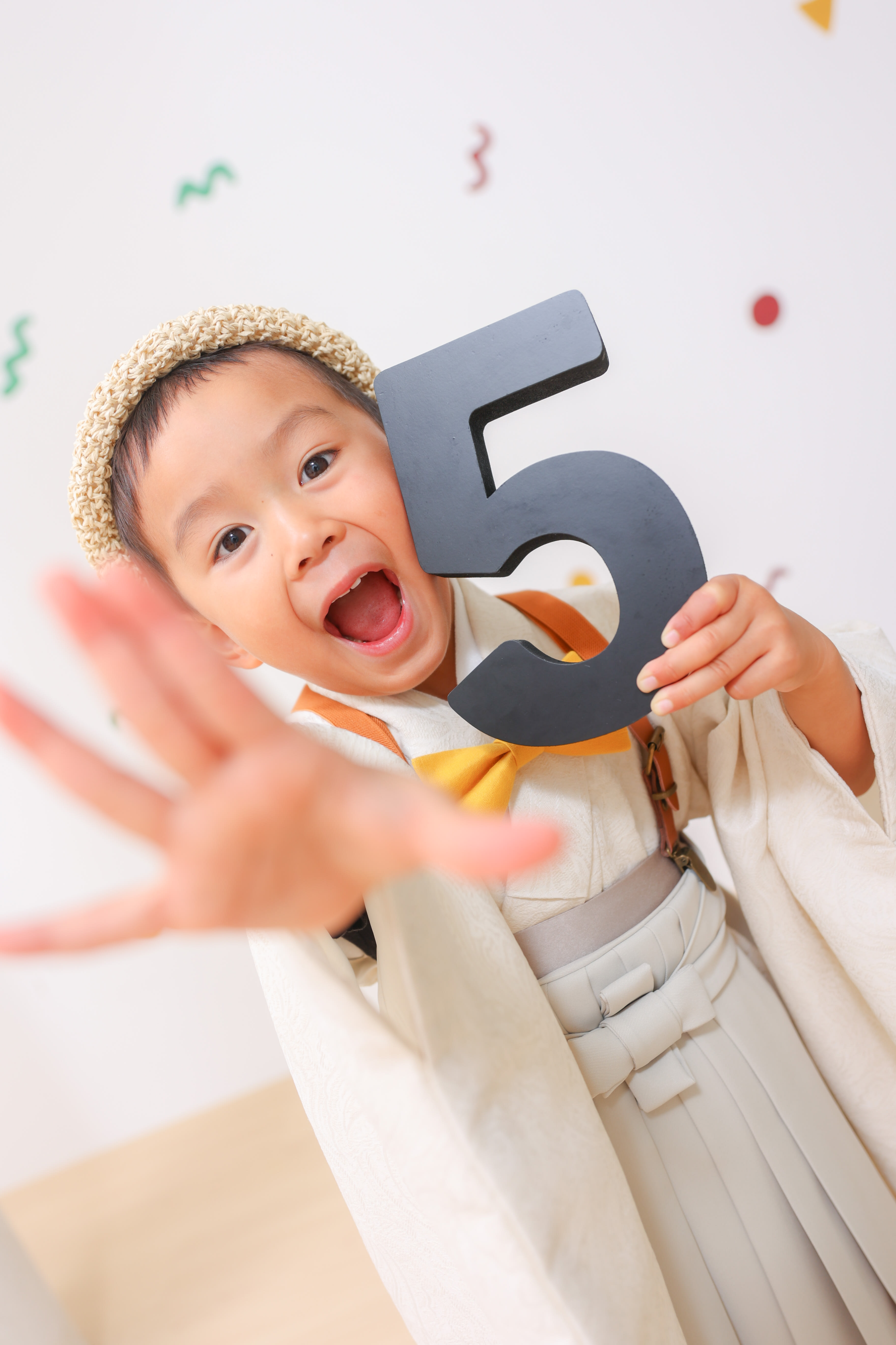 七五三　5歳男の子　可愛い　カラフル　キッズフォトスタジオ　ハピスタ