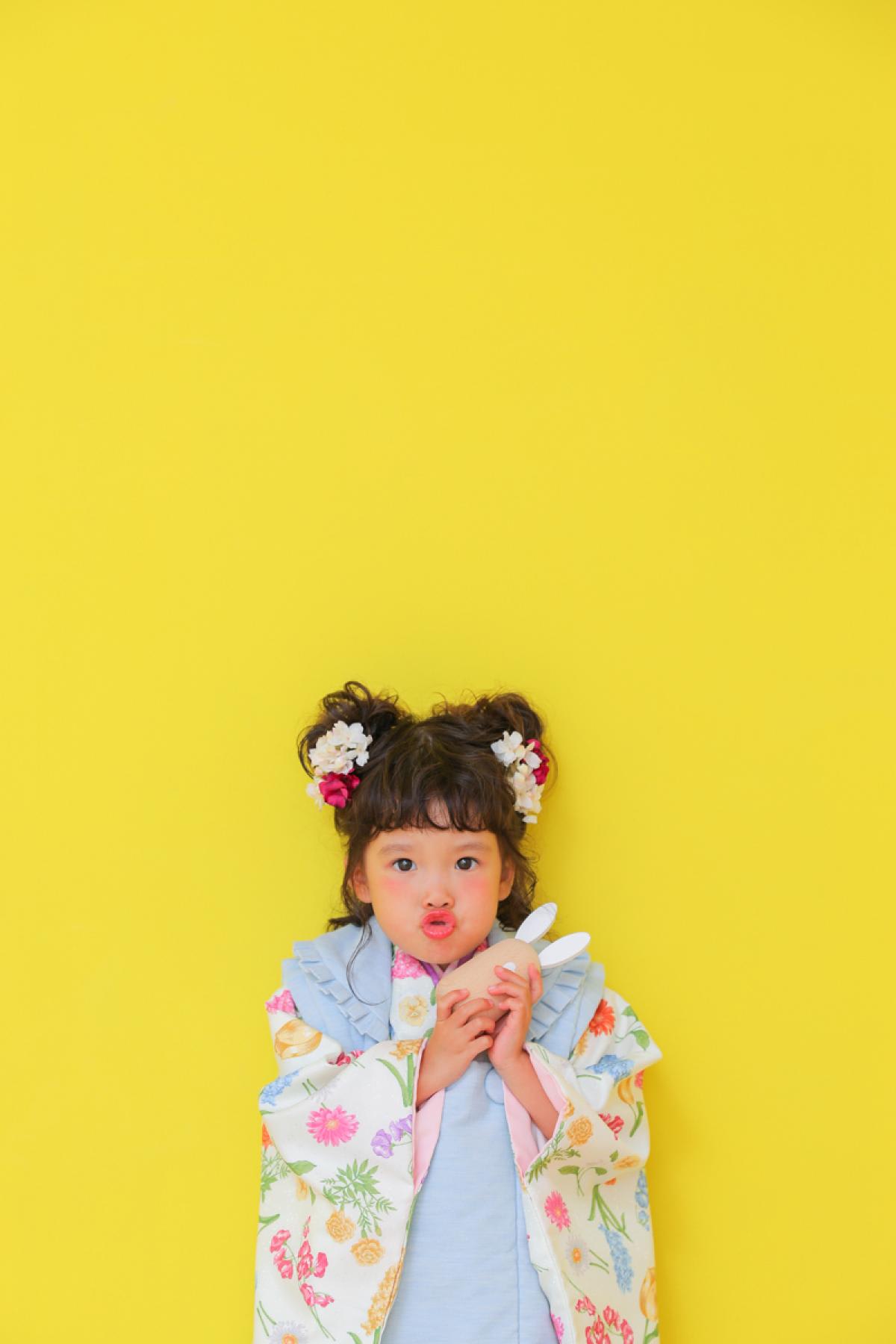 七五三　3歳女の子　可愛い　カラフル　キッズフォトスタジオ　ハピスタ