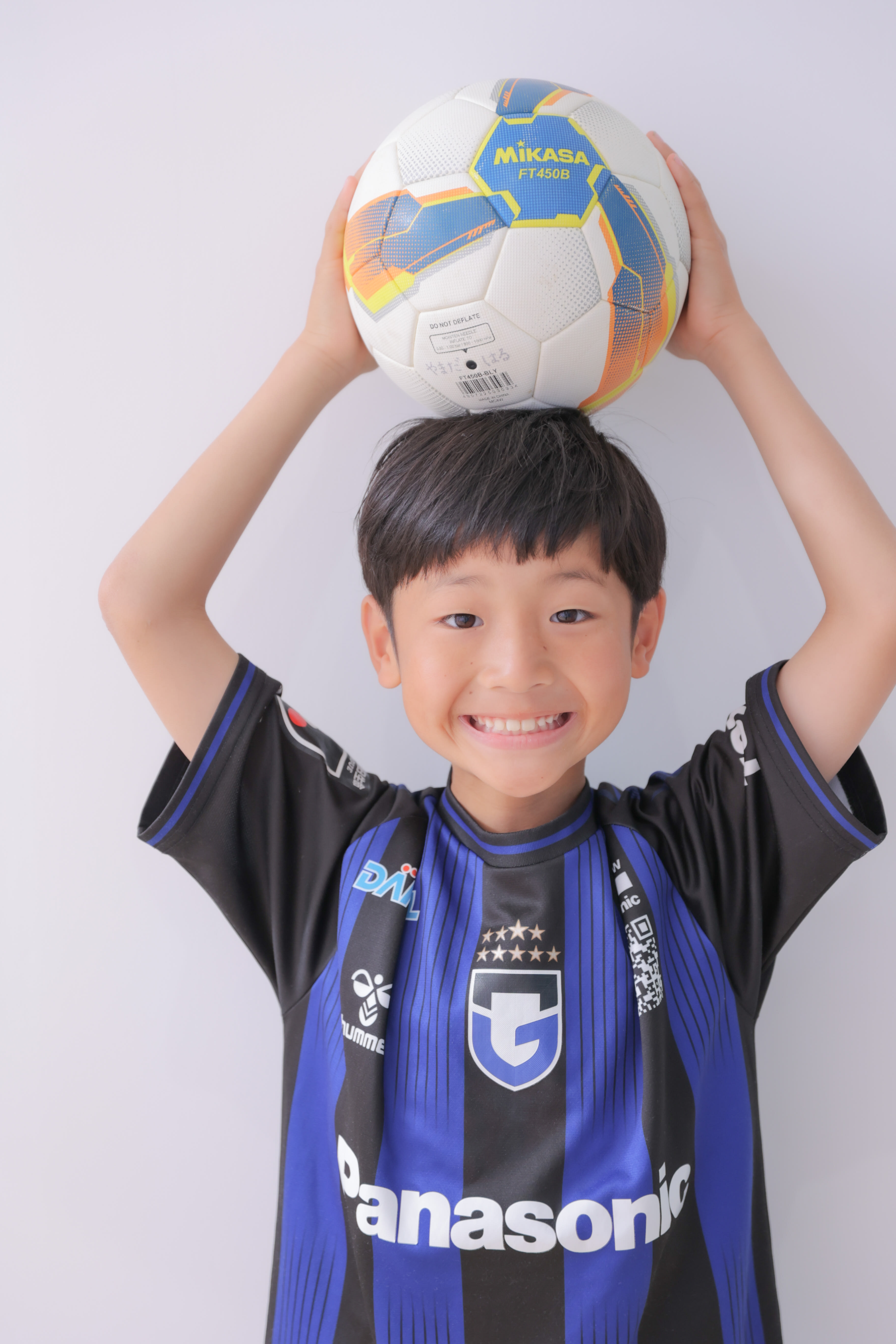 男の子　可愛い　カラフル　キッズフォトスタジオ　ハピスタ