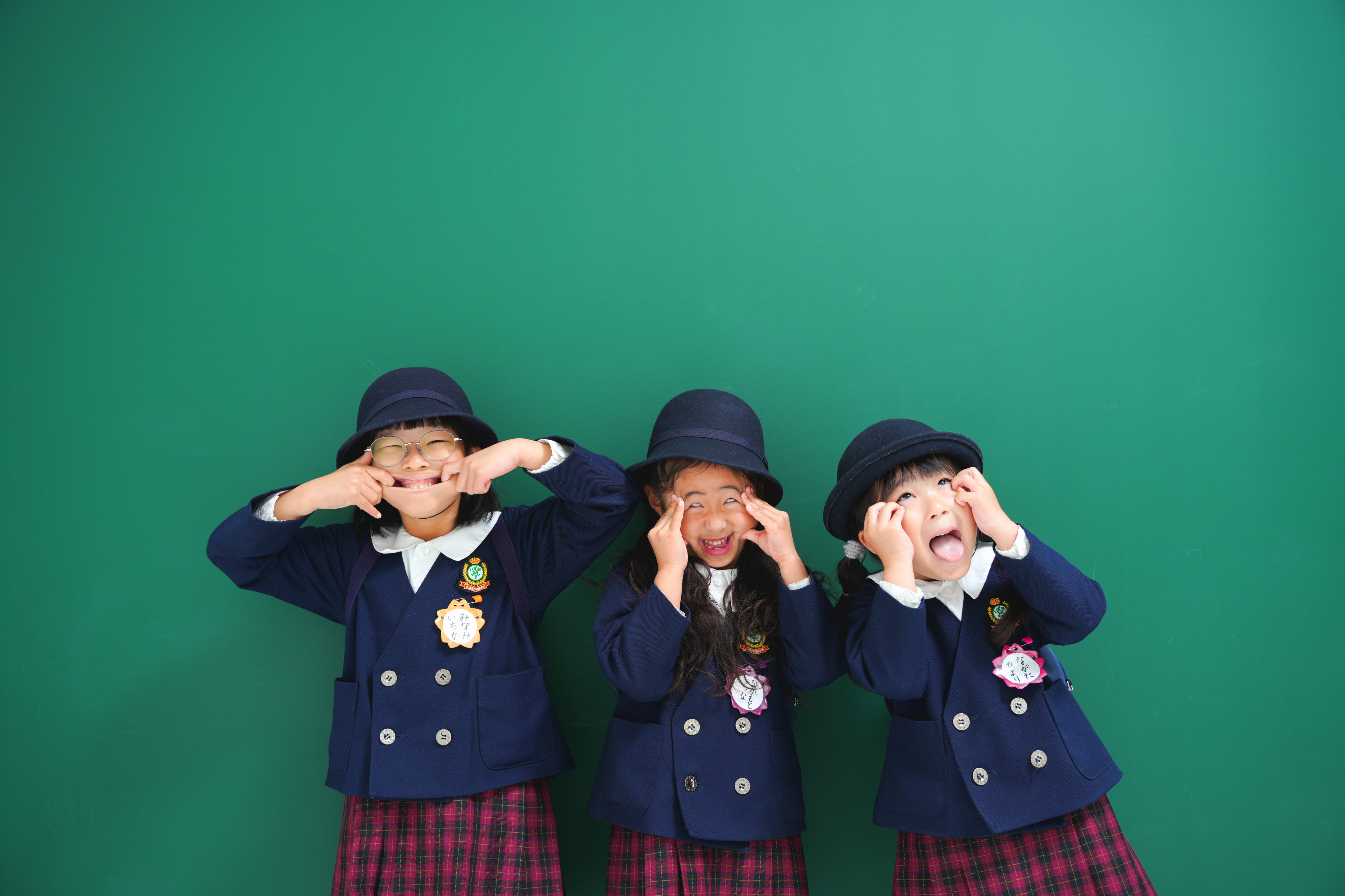 卒園　卒園写真　卒業　卒業写真　卒園卒業撮影　キッズフォトスタジオ　大阪フォトスタジオ　フォトスタジオ　大阪フォトスタジオ　堺市フォトスタジオ　制服撮影　友達撮影　仲良し写真　友達と卒園撮影