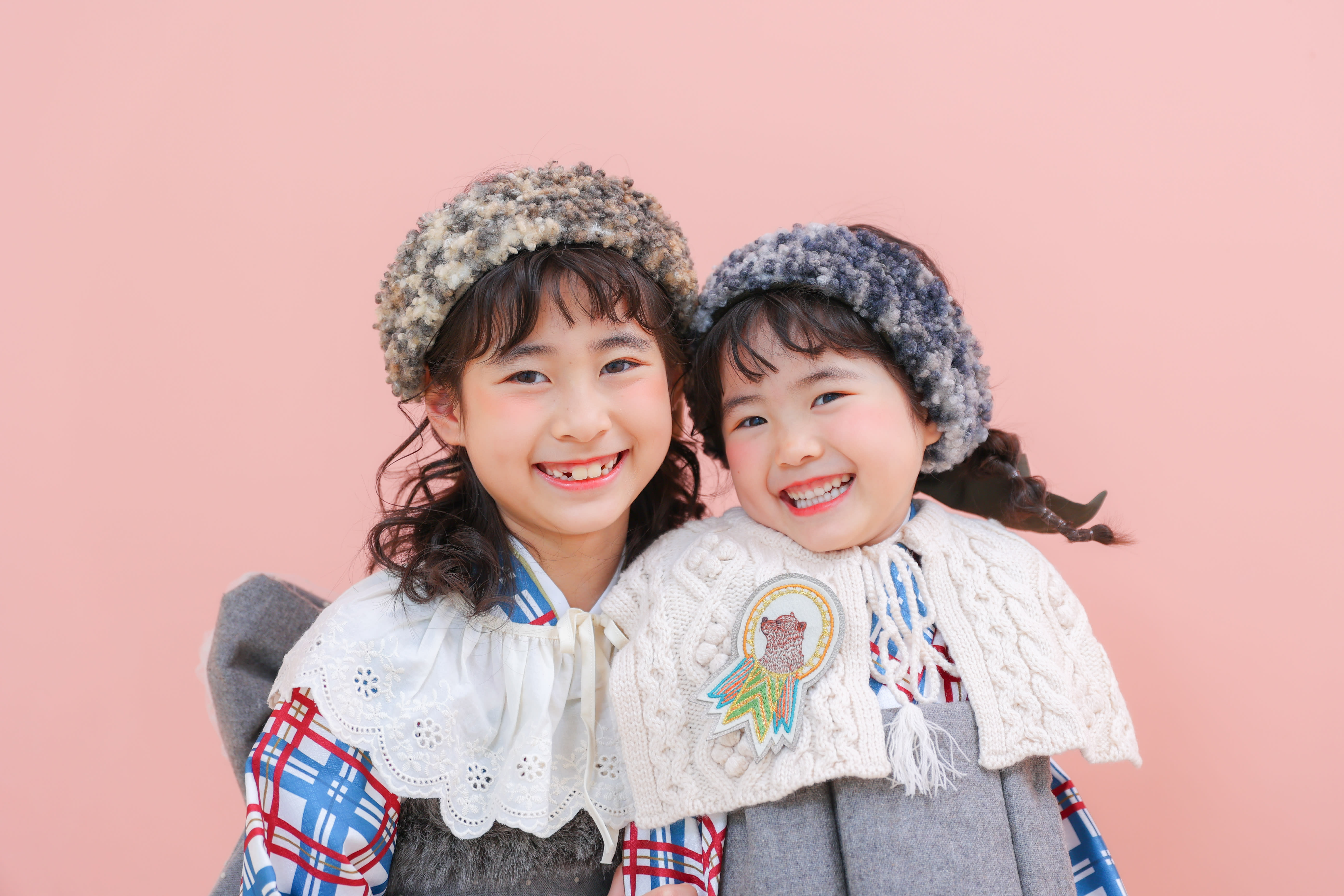 七五三　3歳女の子　7歳女の子　姉妹　可愛い　カラフル　キッズフォトスタジオ　ハピスタ