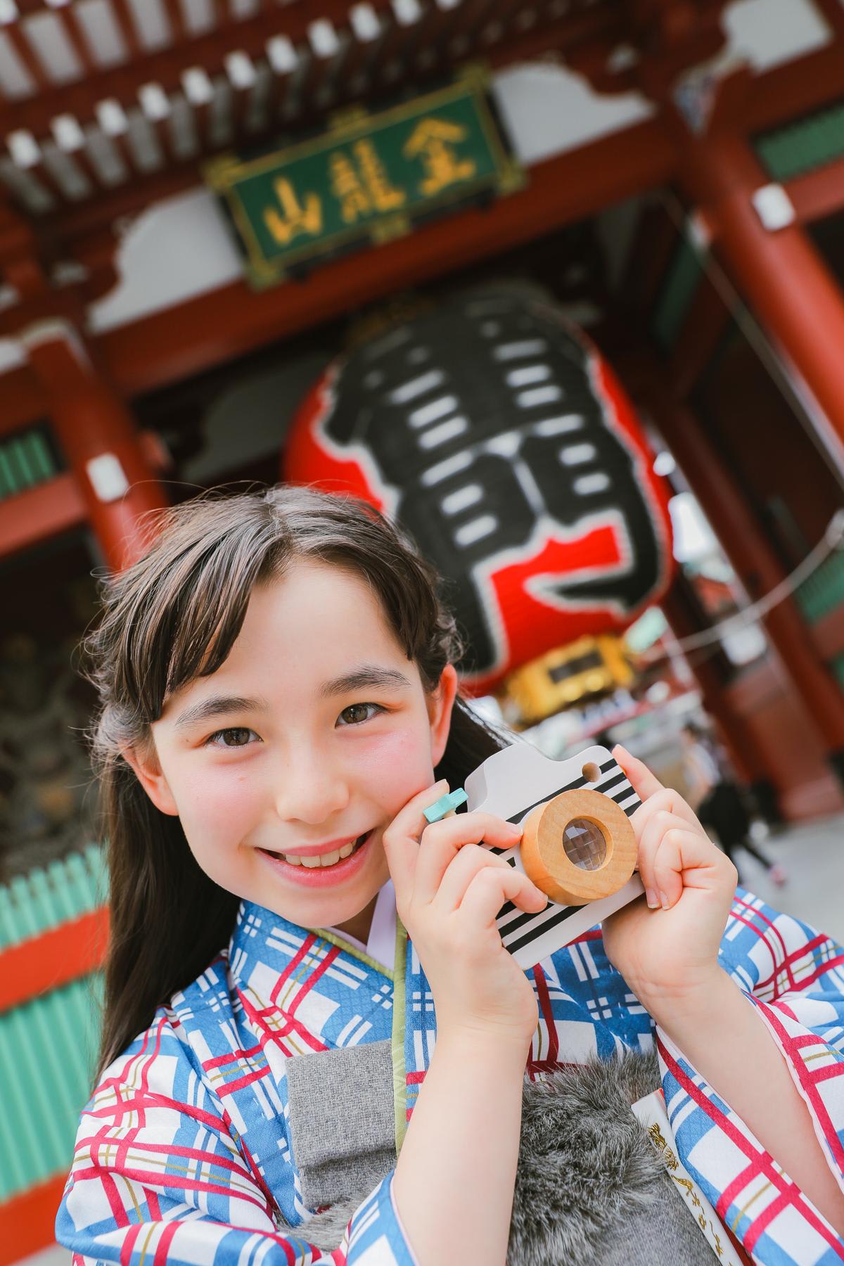 七五三　７歳女の子　ロケ撮影　可愛い　カラフル　キッズフォトスタジオ　ハピスタ