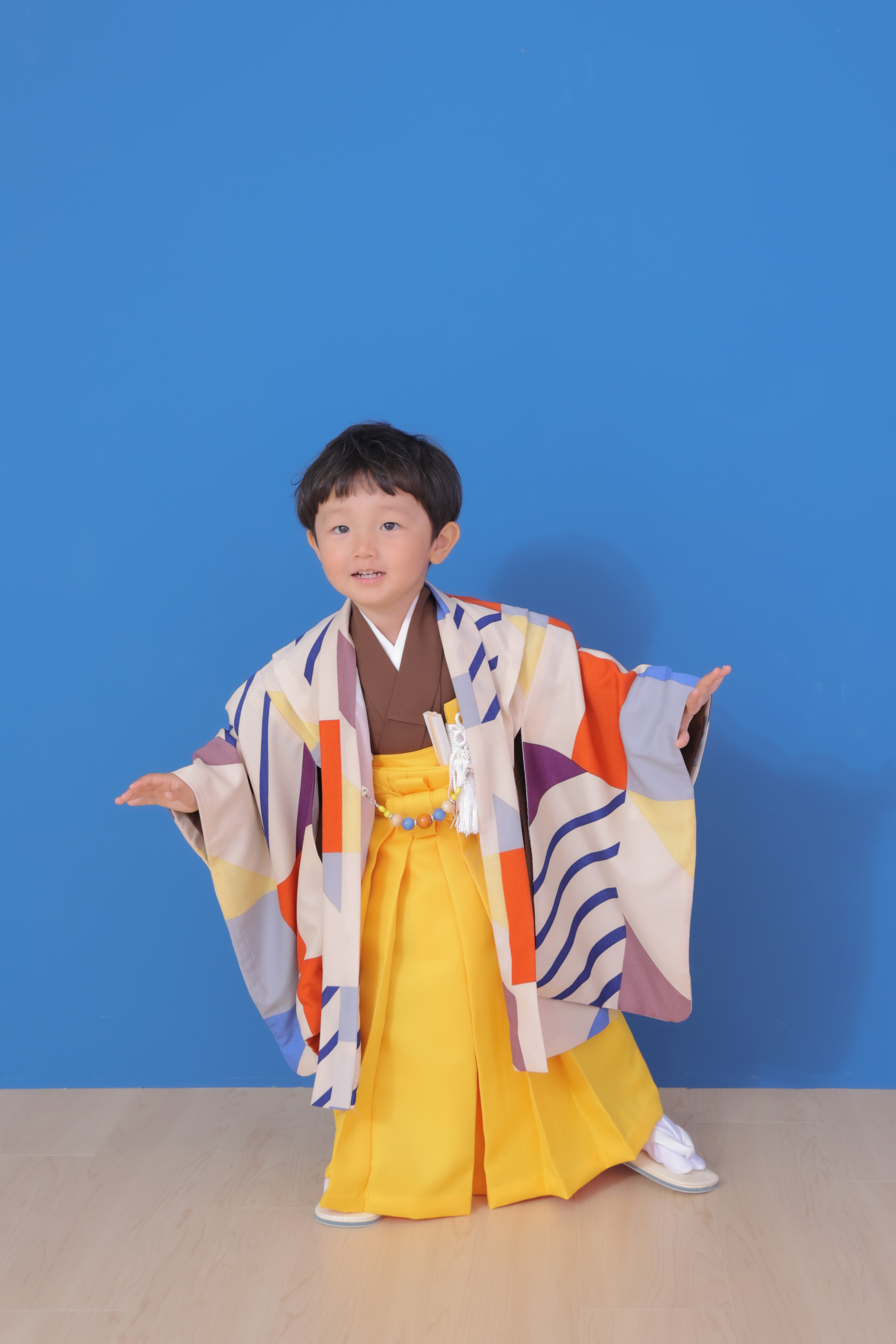 七五三　男の子　可愛い　カラフル　キッズフォトスタジオ　ハピスタ