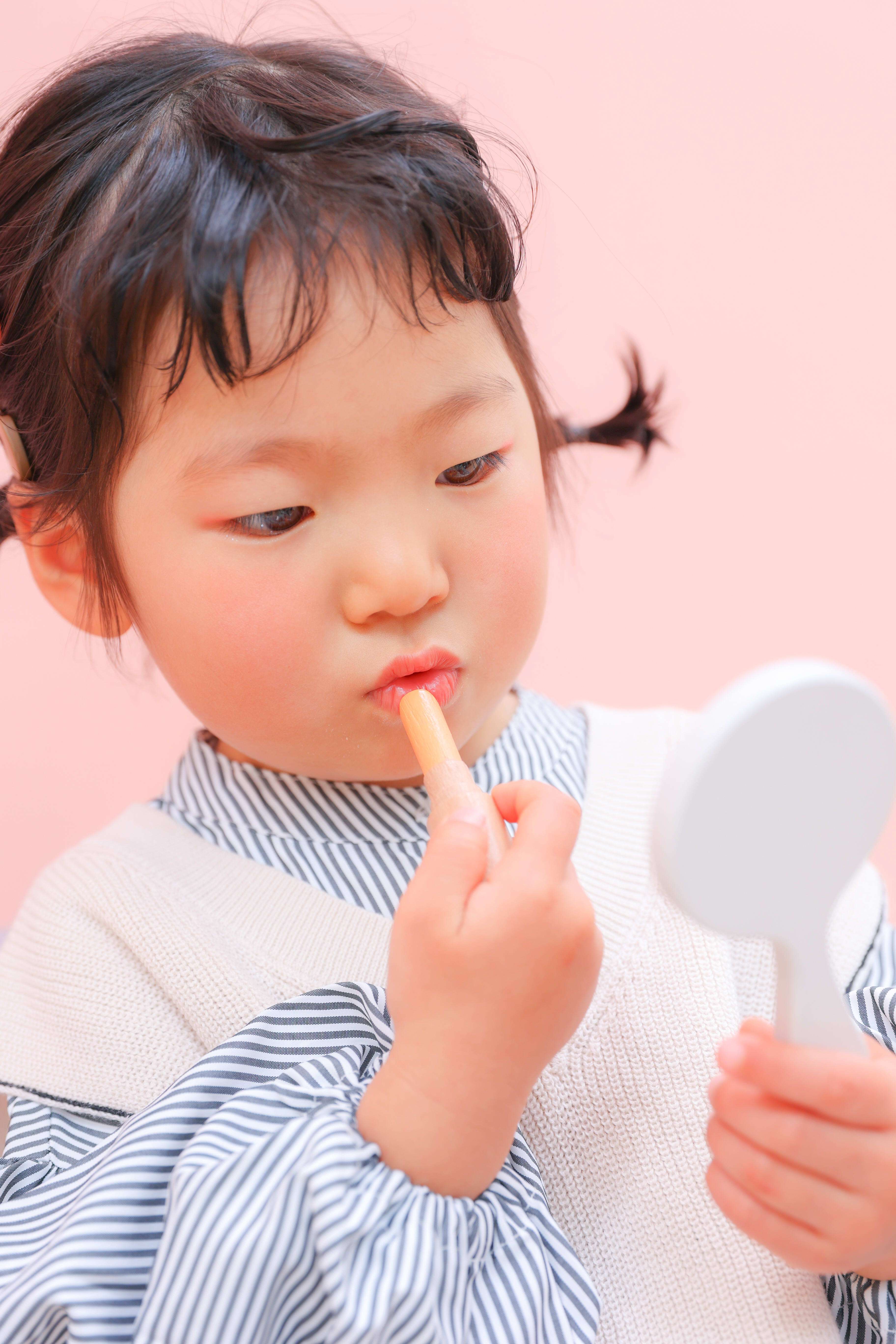 3歳女の子　可愛い　カラフル　キッズフォトスタジオ　ハピスタ