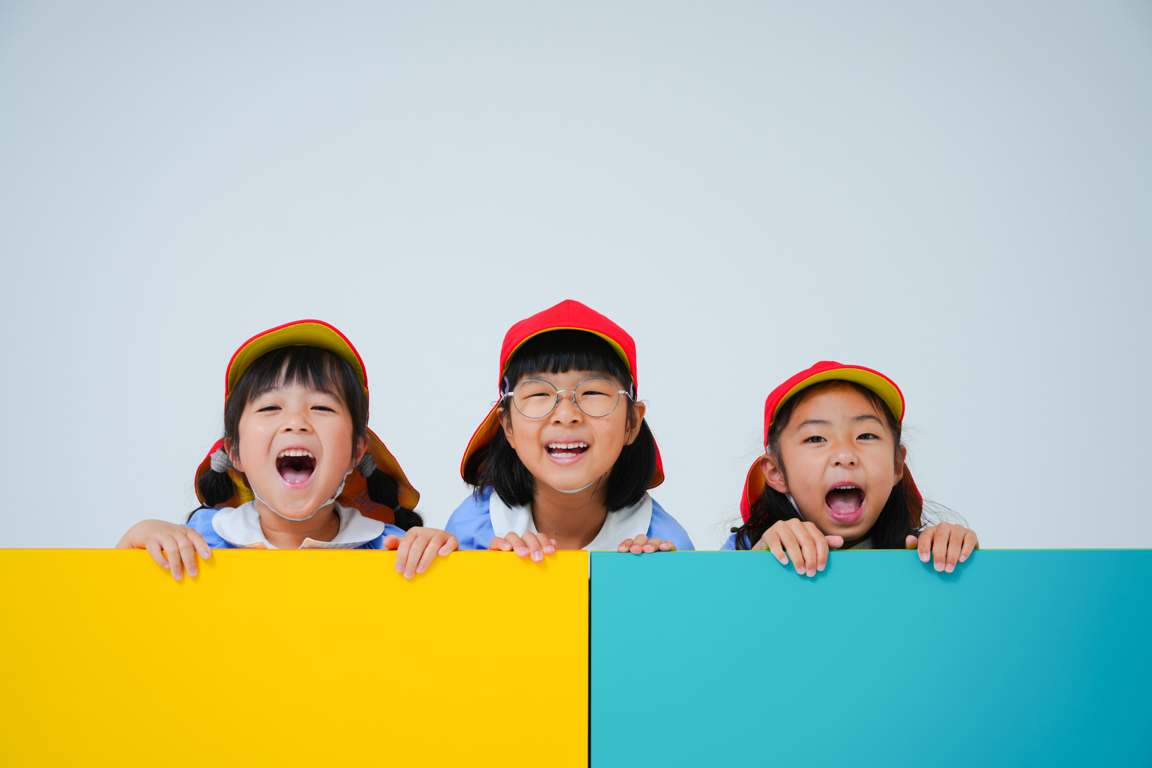 卒園　卒園写真　卒業　卒業写真　卒園卒業撮影　キッズフォトスタジオ　大阪フォトスタジオ　フォトスタジオ　大阪フォトスタジオ　堺市フォトスタジオ　制服撮影　友達撮影　仲良し写真　友達と卒園撮影