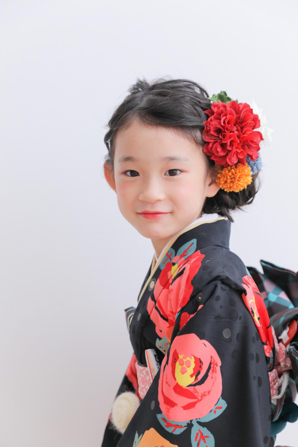 七五三　７歳女の子　可愛い　カラフル　キッズフォトスタジオ　ハピスタ