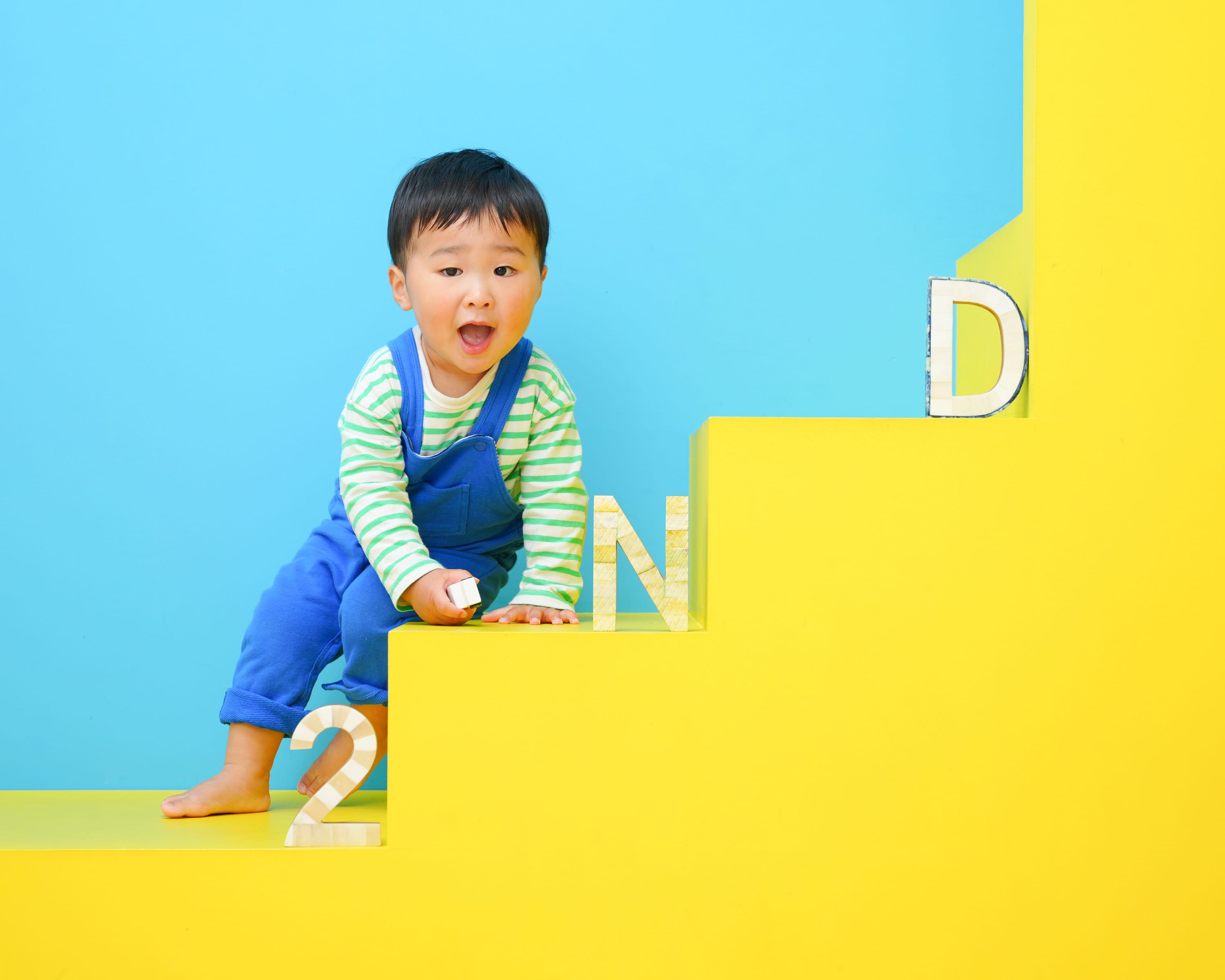 2歳誕生日　バースデー　バースデーフォト　キッズフォトスタジオ　　子どもスタジオ　お誕生日