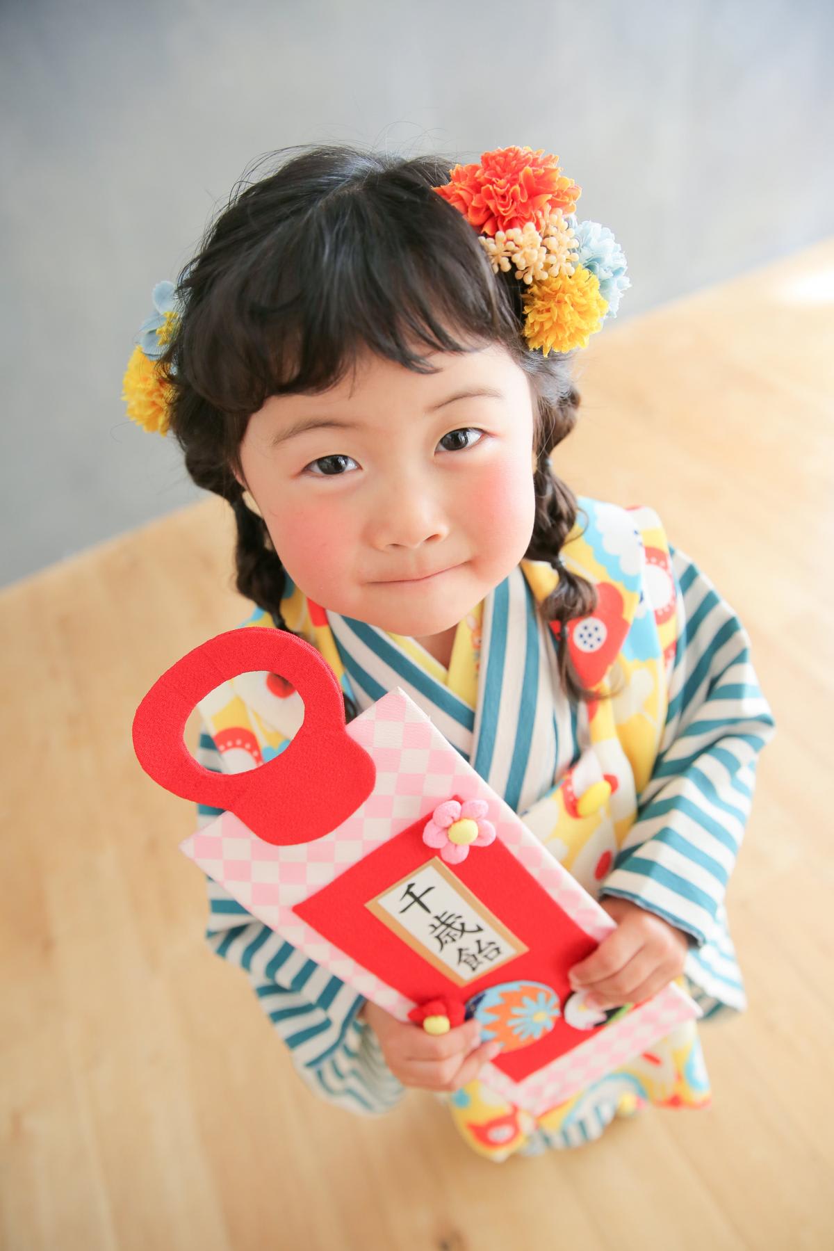 七五三　3歳女の子　可愛い　カラフル　キッズフォトスタジオ　ハピスタ