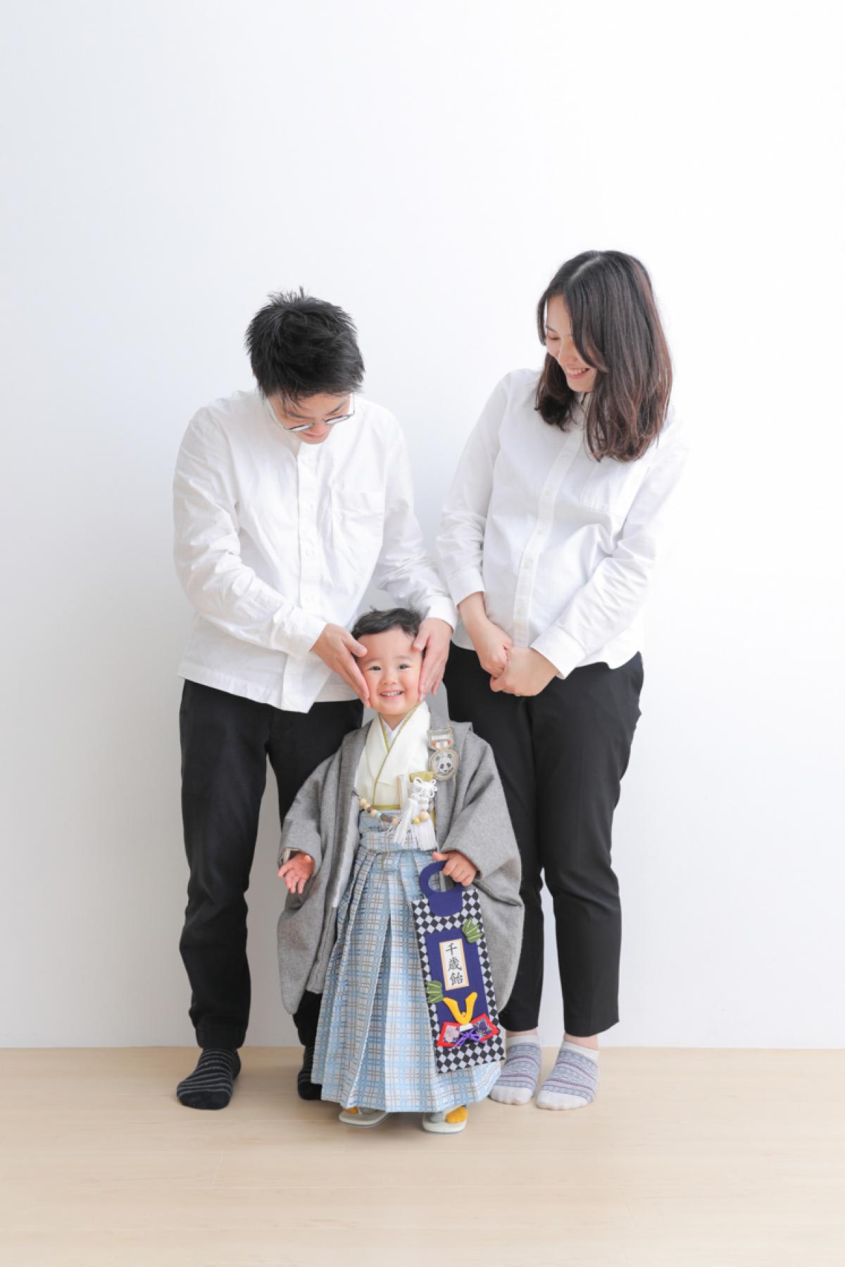 七五三　記念写真　男の子　家族写真　キッズフォトハウス　HAPISTA