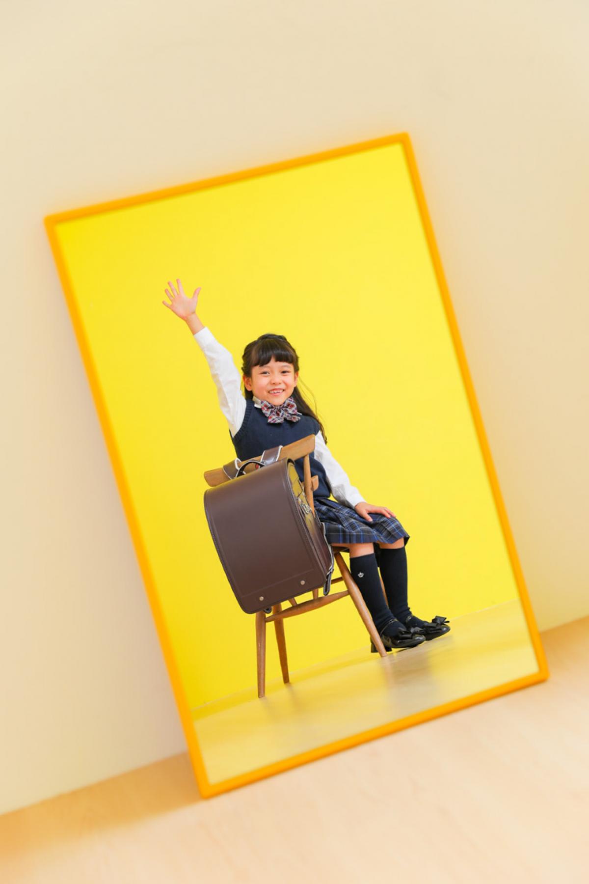 七五三　記念写真　女の子　鏡　ランドセル　キッズフォトハウス　HAPISTA