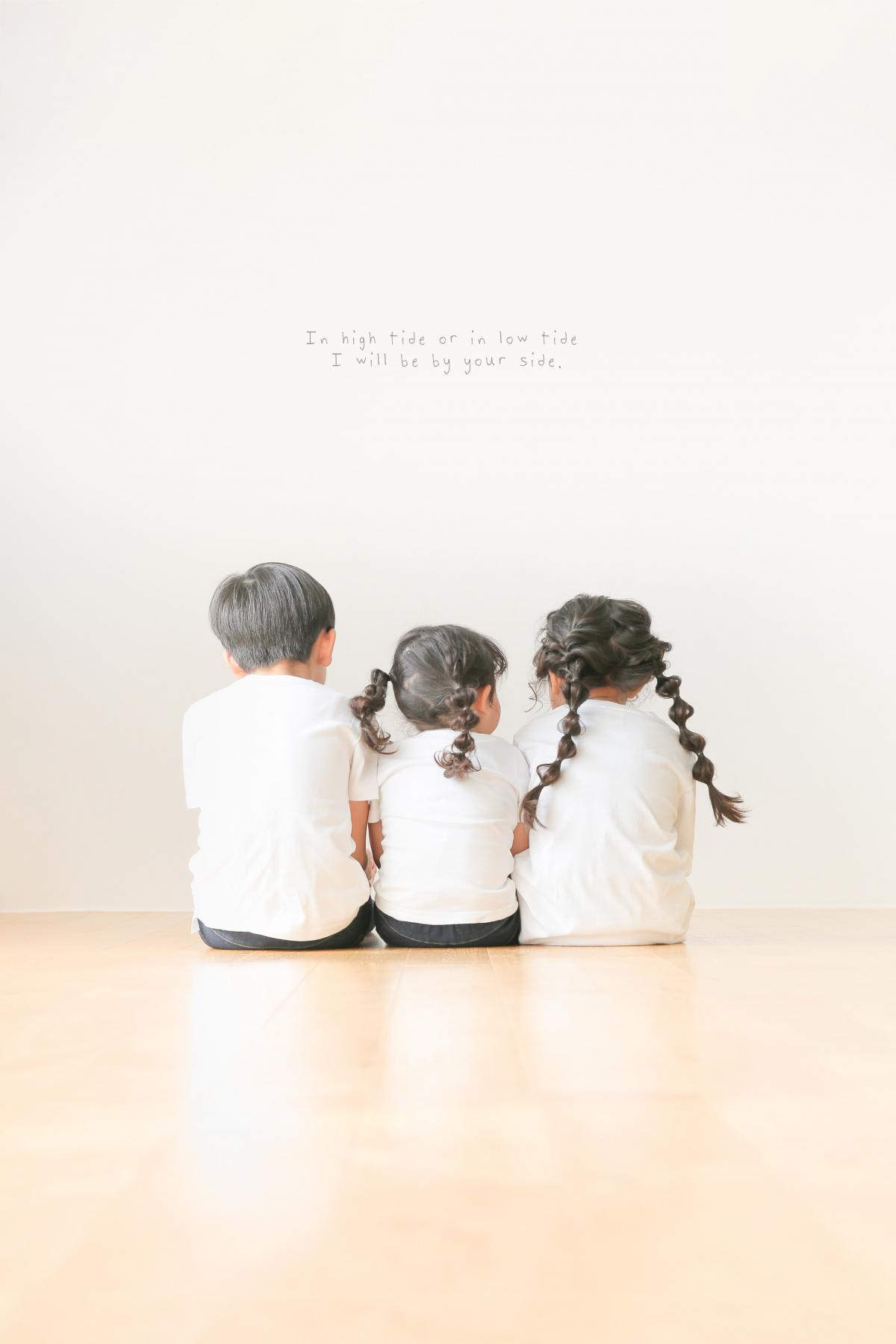 兄弟フォト　記念写真　カラフル　キッズフォトスタジオ　ハピスタ