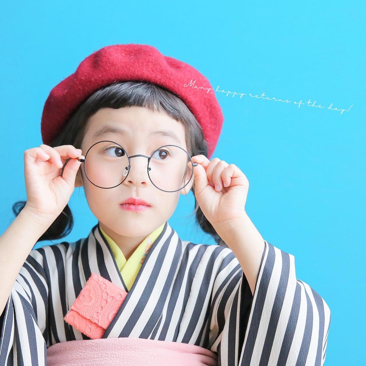 七五三　記念写真　女の子　メガネ　帽子　キッズフォトハウス　HAPISTA