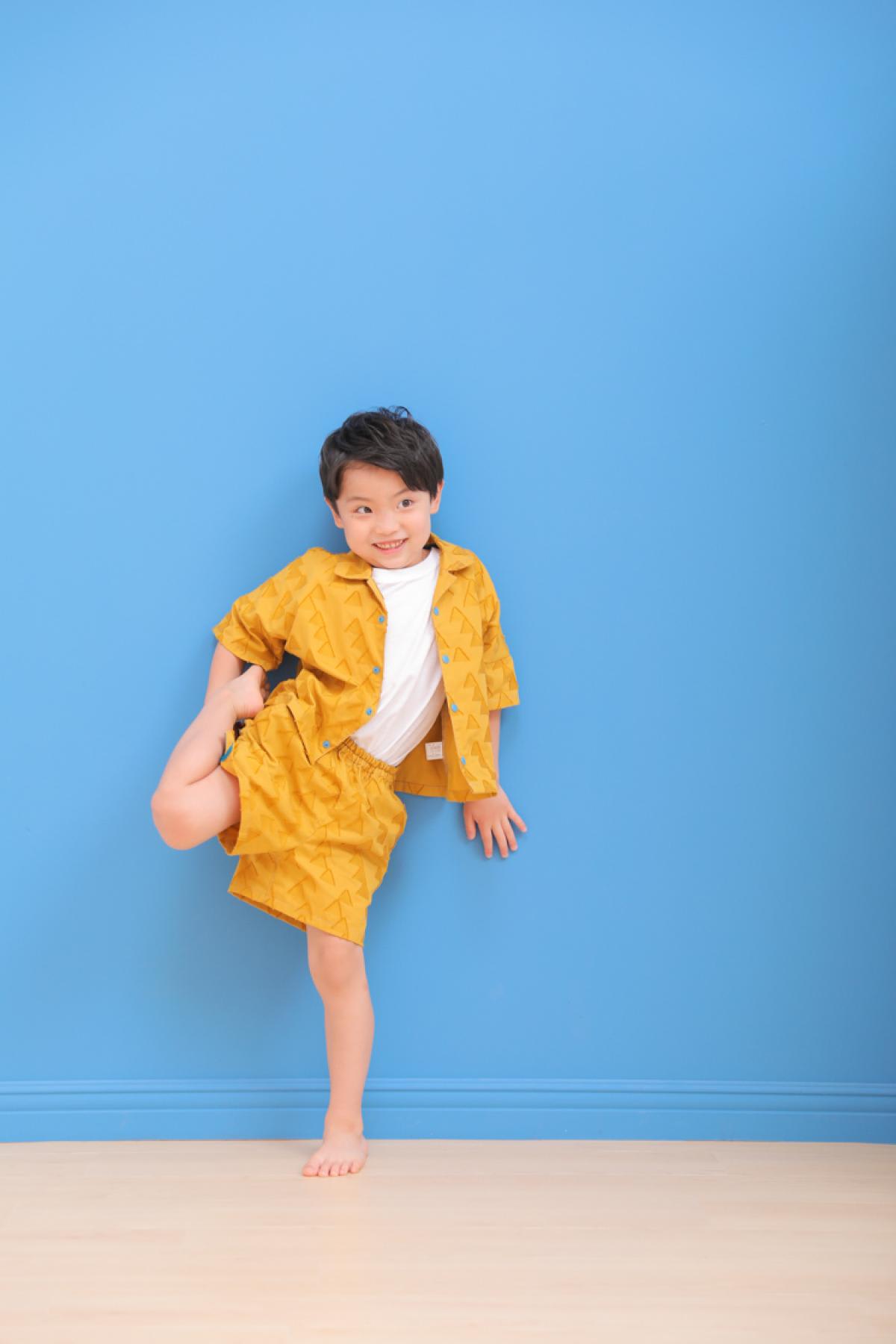 お誕生日　バースデー　カラフル　キッズ写真 　HAPISTA